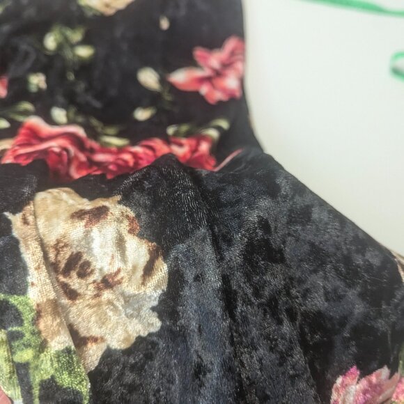 Hershe Boutique Size Small Crushed Velvet Flare Legged Pants Navy Floral - Picture 11 of 11